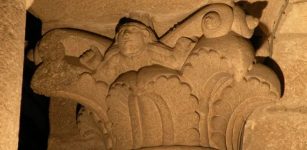 Hidden Carving Of Stonemason Never Meant To Be Seen Discovered In Cathedral Santiago De Compostela