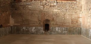 Hall of the ancient Roman villa in Ephesus with its restored marble slabs, which have now been examined in more detail. Credit: Sinan Ilhan