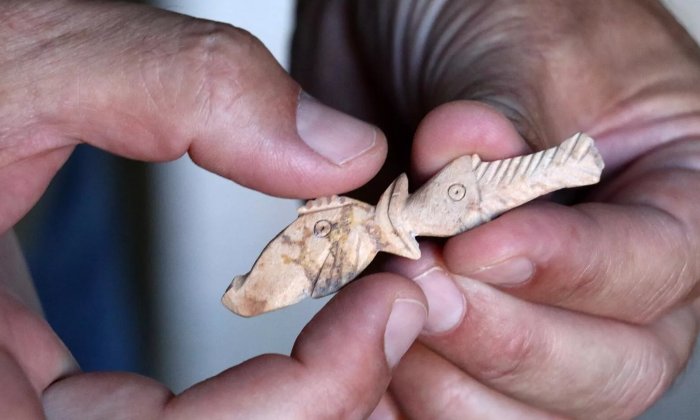 2500-year-old objects carved from goat bones have been discovered in ancient city of Aigai, Turkey.