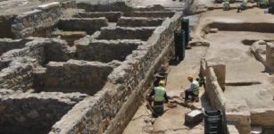 A burial monument from the Late Hellenistic Period, has been found in the area, which is named the north-west port of the city of Chalcedon in ancient sources.