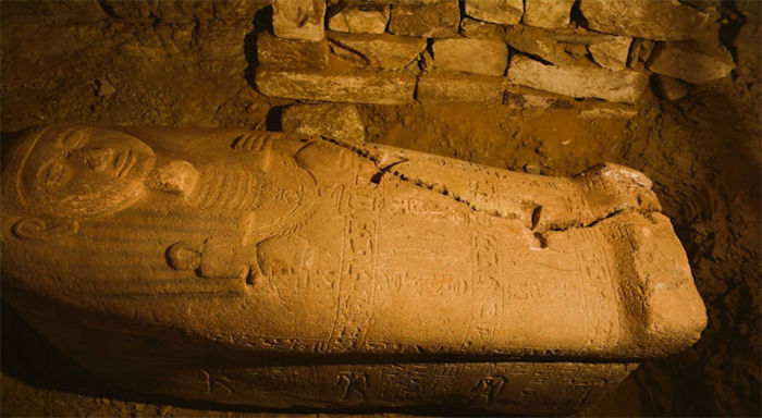 Sarcófago do chefe do tesouro do rei Ramsés II encontrado em Saqqara, Gizé