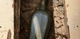 Amazing Victorian Time Capsule - 135-Year-Old Message In A Bottle Found In Edinburgh