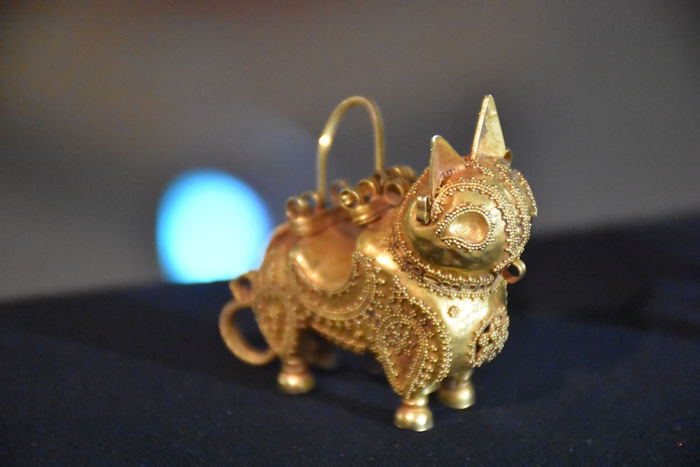 Beautiful Gold 'Lynx' Earrings Discovered In The Ruins Of The Ancient Lost City Of Ani Go On Display In 2023