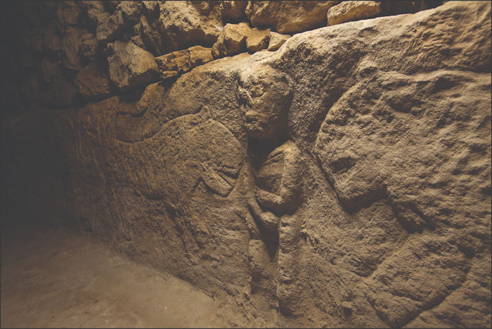 World's Oldest Narrative Art Depicts An 'Unusual And Unique' Scene - 11,000-Year-Old Carving Investigated