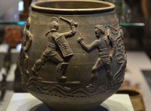 Colchester Vase Offers 'Startling' Evidence Of Gladiator Fights In Roman Britain