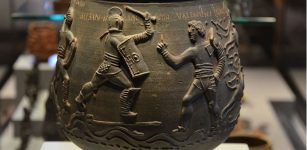 Colchester Vase Offers 'Startling' Evidence Of Gladiator Fights In Roman Britain