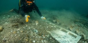 Underwater Nabataean Temple With Marble Altars Discovered In Pozzuoli