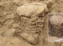 A 500-Year-Old Funerary Bundle And Pottery Probably Belonging To Ychsma Culture - Unearthed Near Lima, Peru