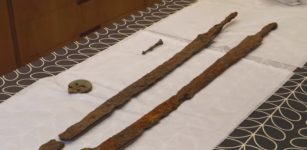 Unique Ancient Roman Cavalry Swords Found In Cotswolds, UK