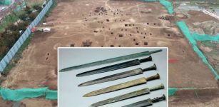 Well-Preserved Warring States Period Swords And Cultural Relics Discovered In Xiangyang, Hubei
