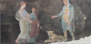 Amazing New Frescoes With Mythological Beings Discovered At Pompeii