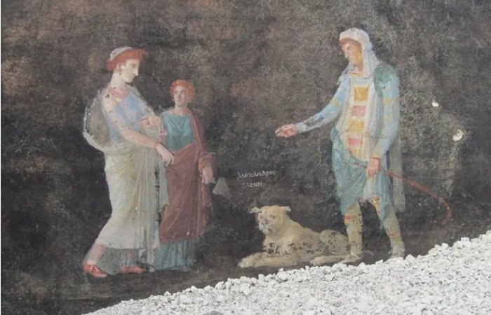Amazing New Frescoes With Mythological Beings Discovered At Pompeii