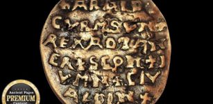 Mysterious Golden Curmsun Disc And Its Connection To King Harald Bluetooth And The Legendary Jomsvikings