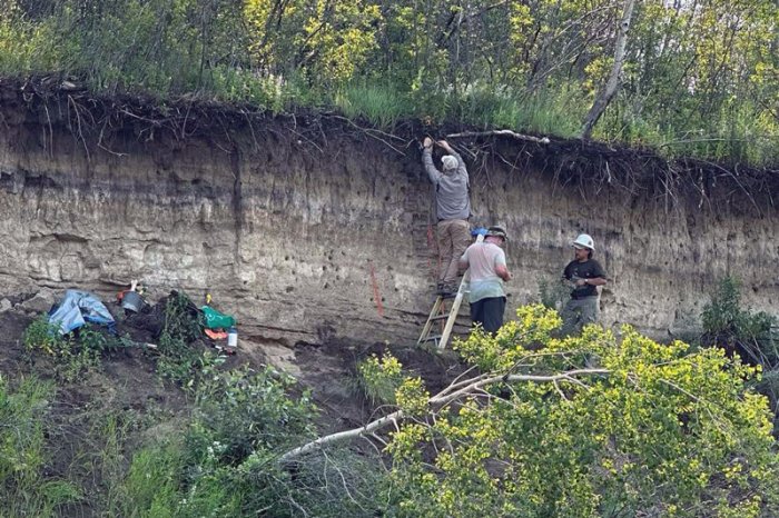 11,000-Year-Old Village Near Sturgeon Lake In Canada Raises Questions About The Bering Strait Theory