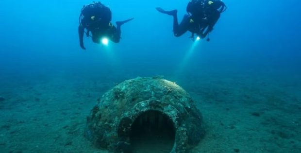 Giant Ancient Roman Dolium And Possible Shipwreck Found On The Seabed Near Elba Island
