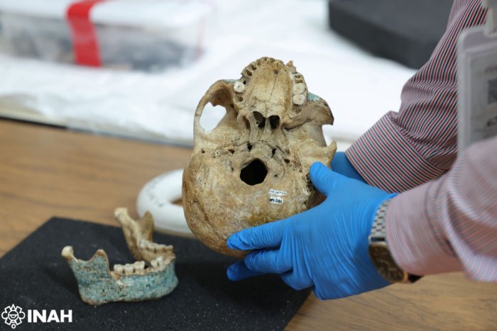Mystery Of The Mesoamerican Turquoise Mosaic Skull Decorated With Shining Secrets