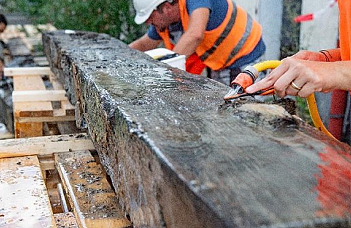 Excavation On The Banks Of The River Main: A 2,400-Year-Old Timber Structure Recovered