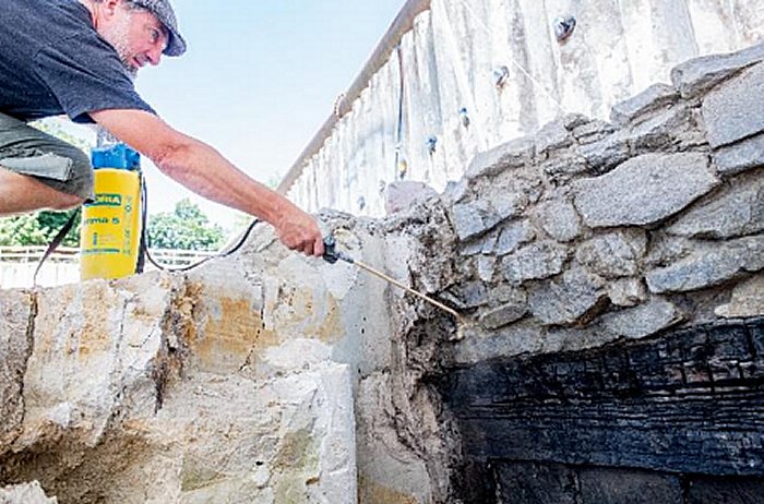 Excavation On The Banks Of The River Main: A 2,400-Year-Old Timber Structure Recovered