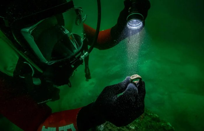 Rare Ancient Seal Ring Depicting Lost Lighthouse Of Alexandria Discovered Underwater