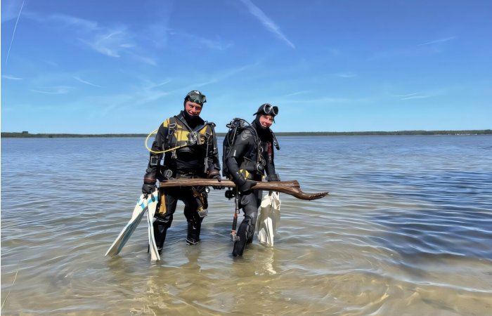 Well-Preserved 10,000 Years-Old Mesolithic Wooden Structures Found In Lake Arendsee